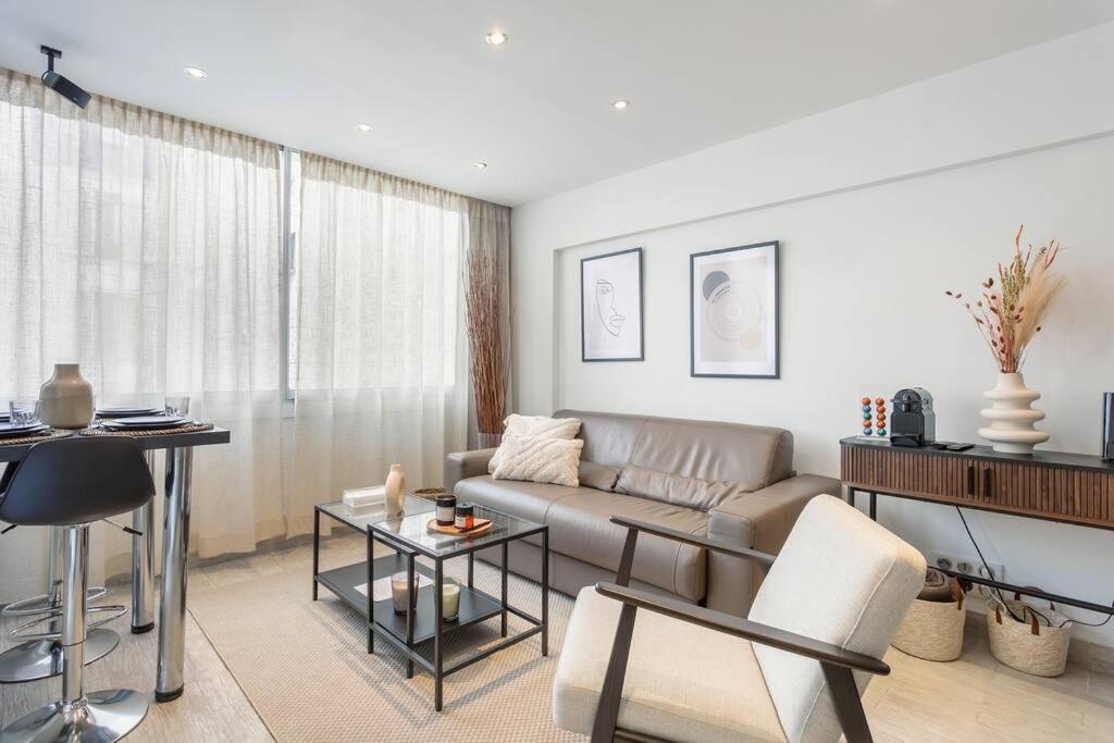 Apartment Luxury Champs Elysees